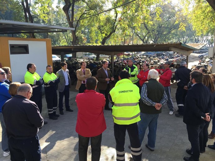 Visita a las instalaciones del depósito.