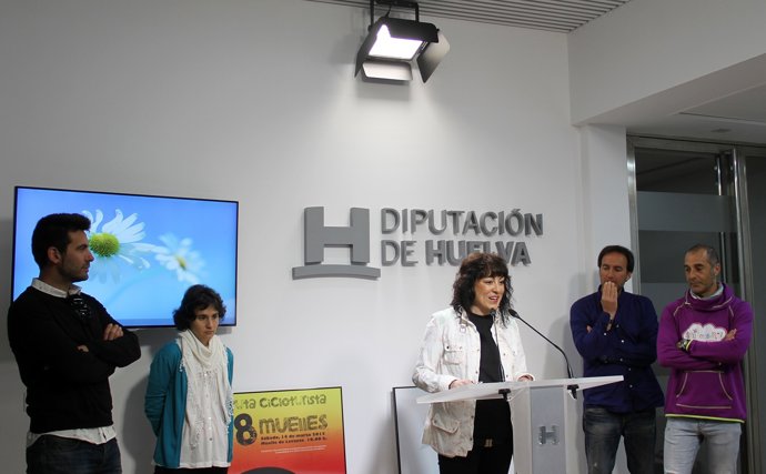 La diputada de Cultura, Elena Tobar. 