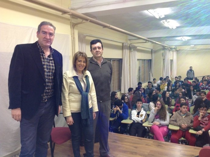 Actividades por el Día del Reciclaje en el IES Fuente de la Peña