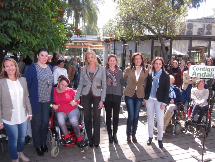 Acto de Arantza Quiroga con mujeres