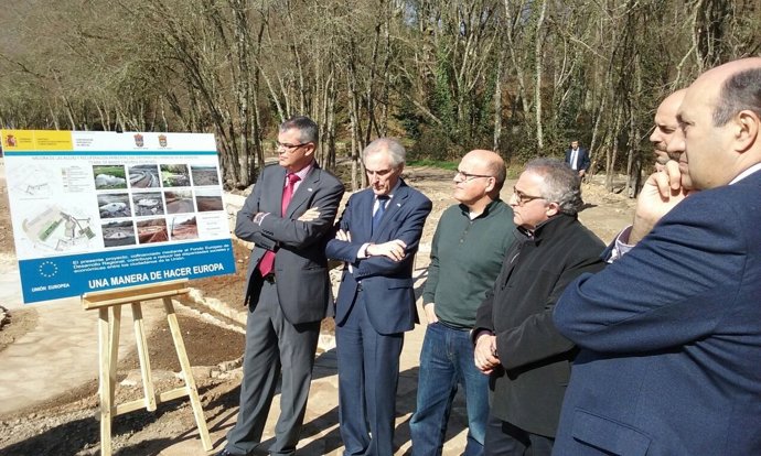 Supervisan obras de mejora del entorno de As Conchas