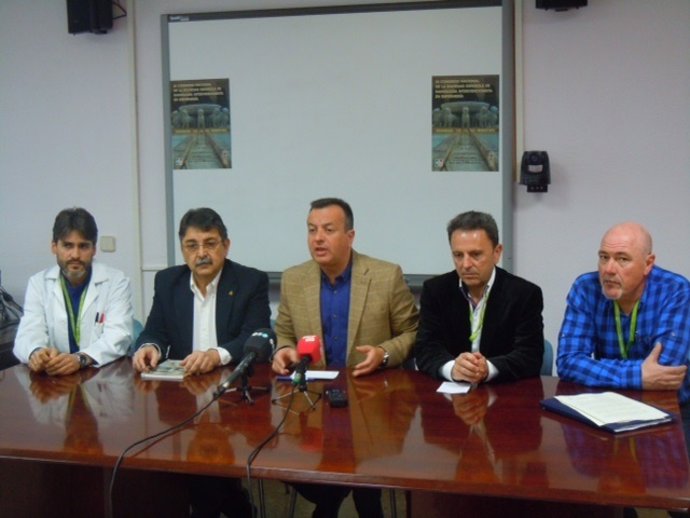 Delegado de Salud, Higinio Almagro, presenta Congreso de Radiología