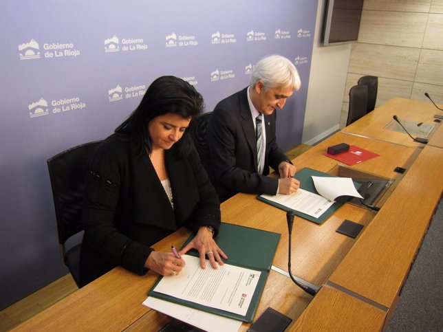 Firma acuerdo UR  con el Gobierno riojano