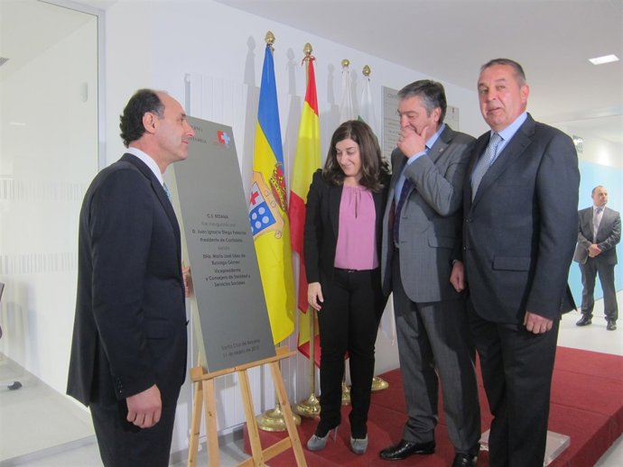 Inauguración del centro de salud de Bezana