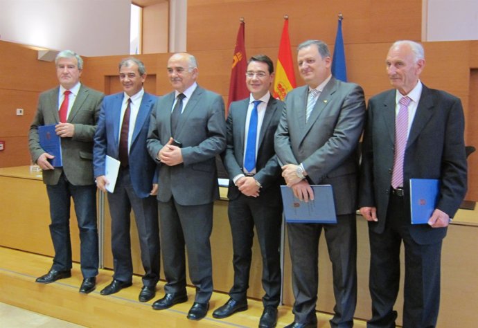 Martínez, Pedreño, Garre, Ruiz, Ballester y López
