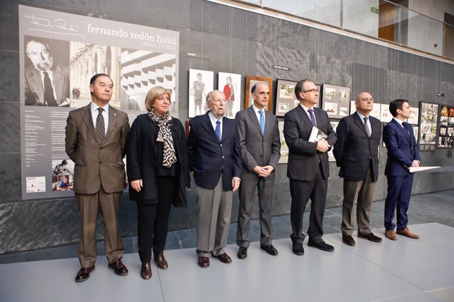 Inauguración de una exposición de Fernando Redón.