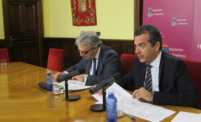 Manuel Tostado (derecha), junto al delegado de Turismo, Antonio Gómez Bueno