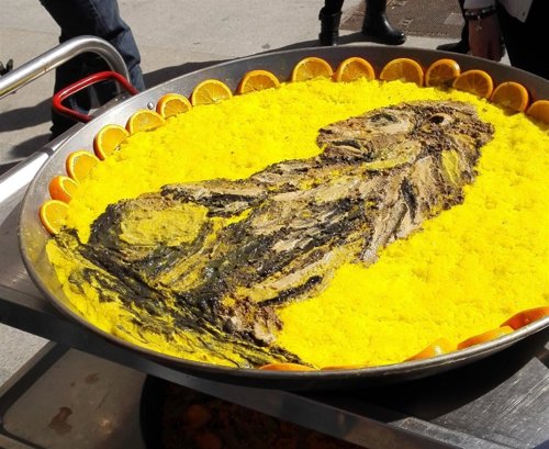 Paella en el Congreso en apoyo del emoticono