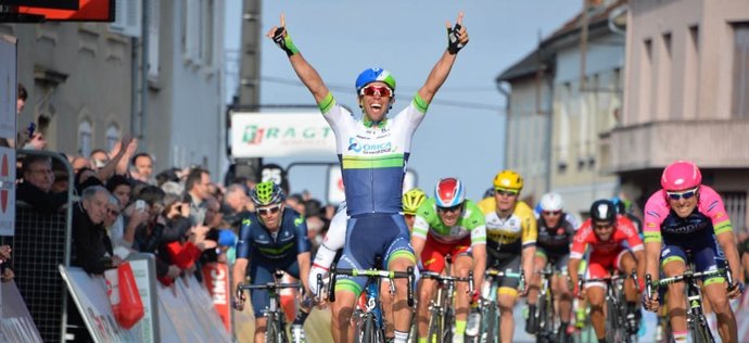 Michael Matthews se impone en la tercera etapa de la París-Niza