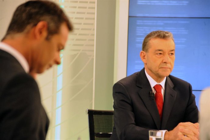 Presidente del Gobierno de Canarias, Paulino Rivero, durante una entrevista