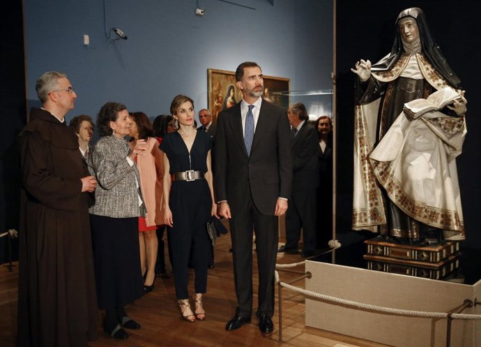 REYES INAUGURAN EXPOSICIÓN TERESA DE JESÚS: LA PRUEBA DE MI VERDAD
