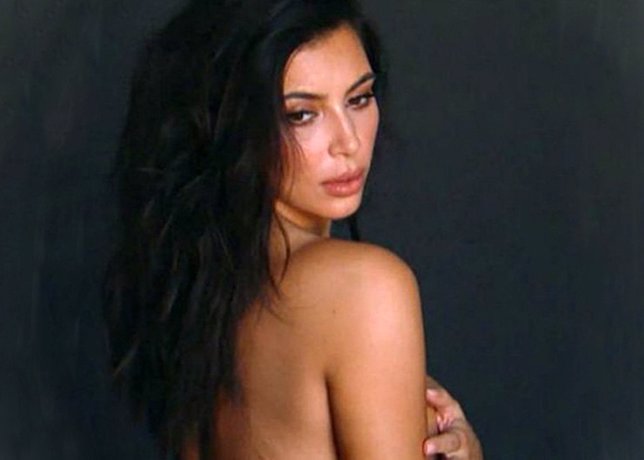  Kim Kardashian Se Desnuda Paa Promocionar El Reality Show De Su Familia 