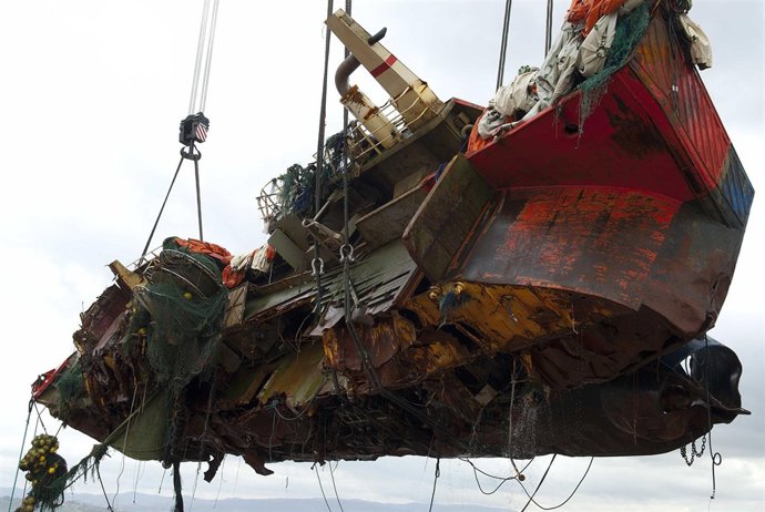 Reflote del pesquero 'Santa Ana'