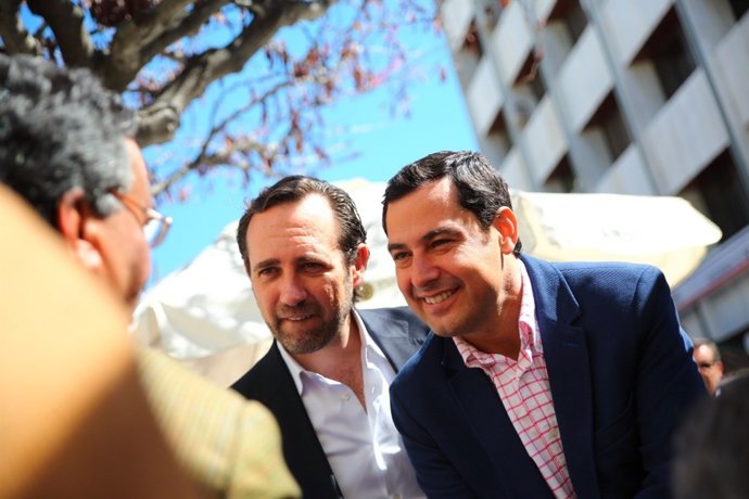 José Ramón Bauzá junto a Juanma Moreno en una visita electoral