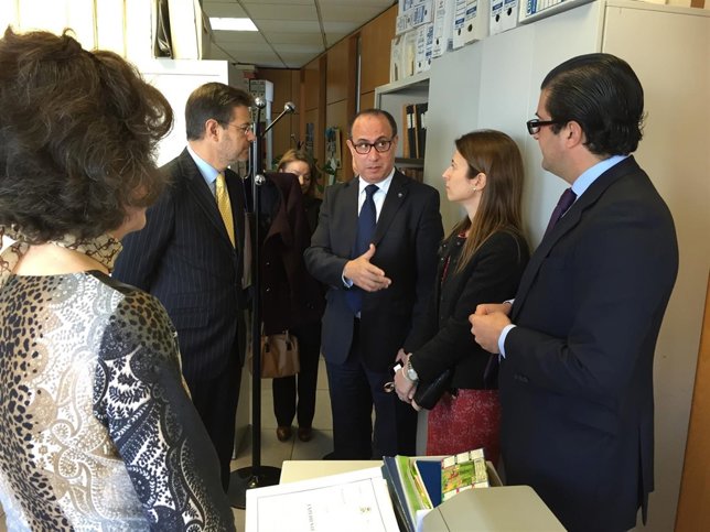 Visita del ministro Catalá a los juzgados de Melilla 