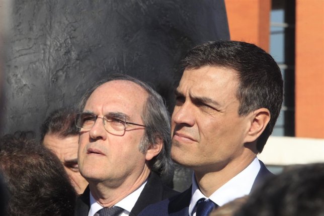 Ángel Gabilondo y Pedro Sánchez en el acto en Atocha por el 11M