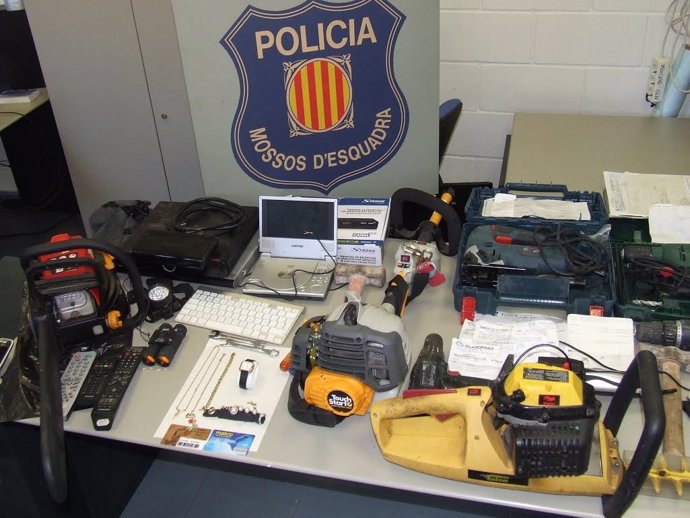Objetos robados por el hombre detenido en Torroella.