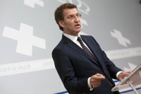 Feijóo ve que el paso de Noriega perjudica más “a otros” que al PP