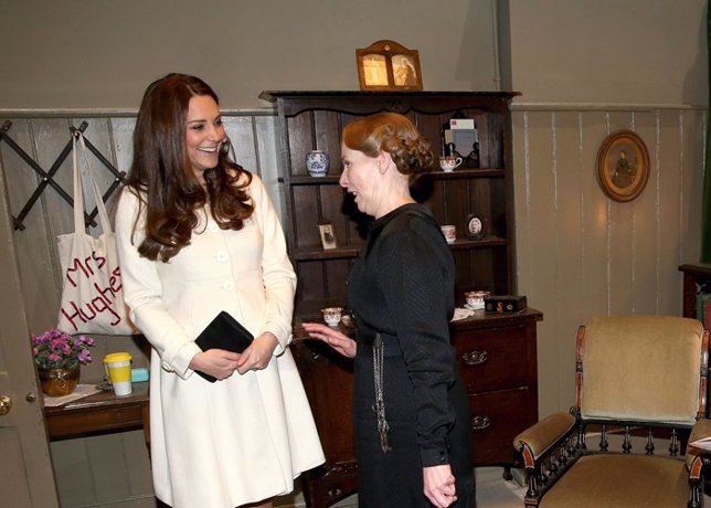 Kate Middleton: así ha sido su visita al set de rodaje de Downton Abbey