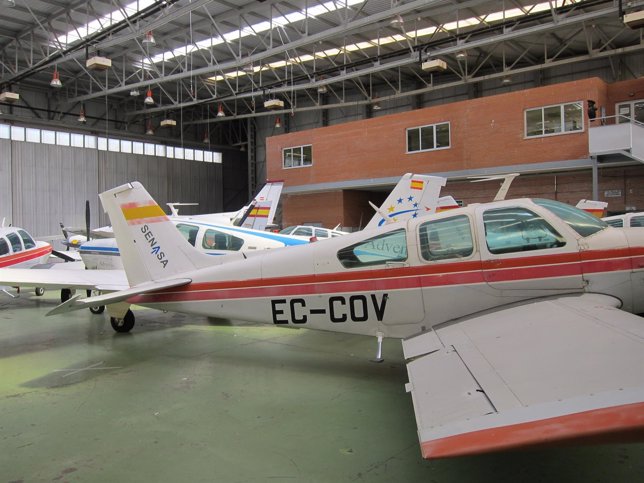 Aviones en el aeropuerto de Matacán (Salamanca)