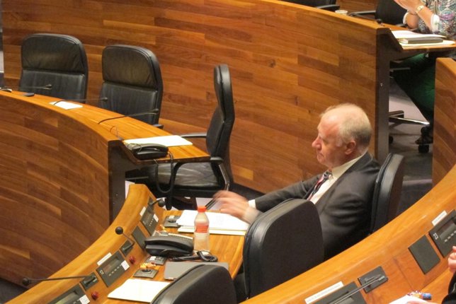 Faustino Blanco, consejero de Sanidad, en la Junta General