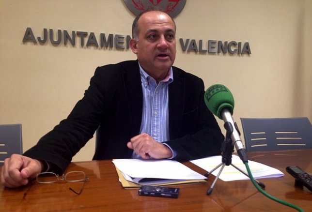 El portavoz y candidato del PSPV, Joan Calabuig, en rueda de prensa.