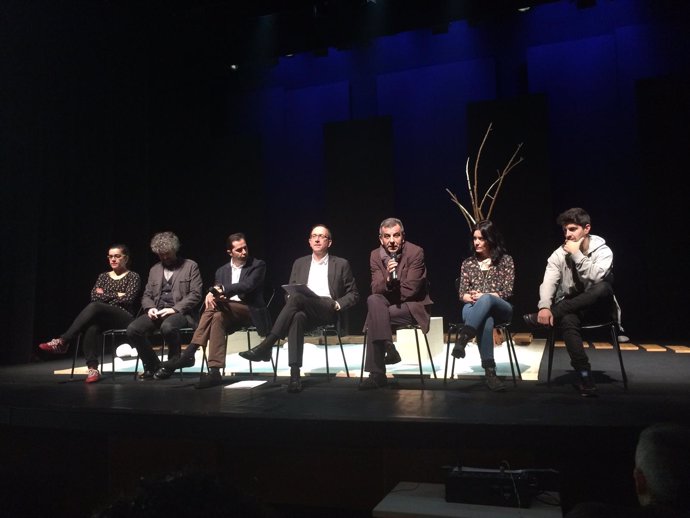 El CDG Salón Teatro estrena 'Xardín Suspenso', de Abel Neves