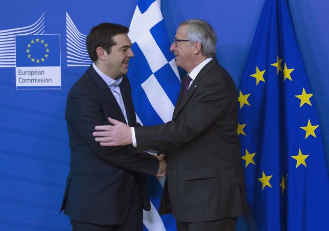 Juncker y Tsipras coinciden en que la situación de Grecia es “grave”
