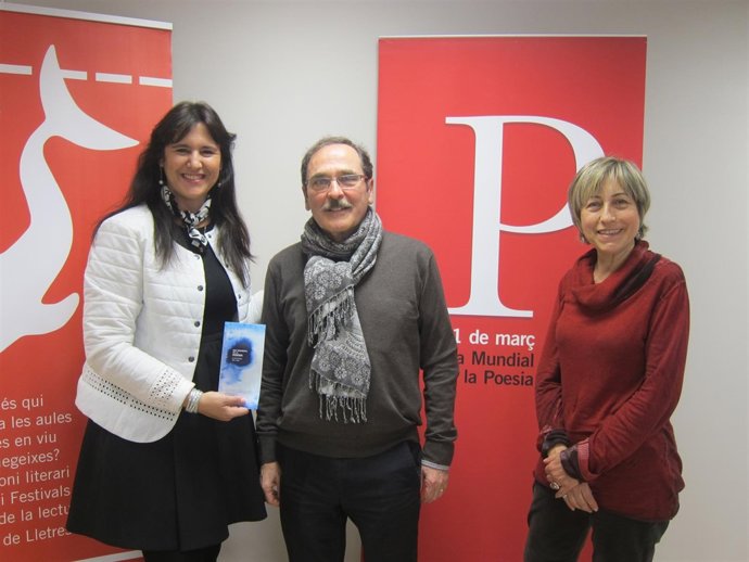 El poeta J.Pont, L.Borràs (ILC) y D.Reig (Unesco)