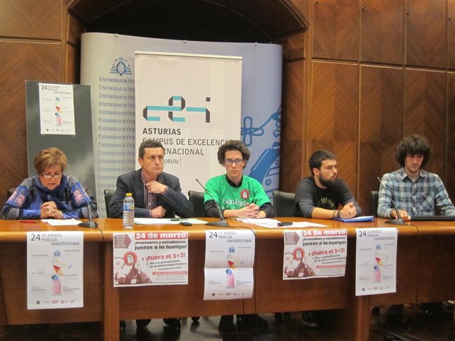 Sinidicatos y estudiantes en la presentación de la huelga universitaria del 24M 