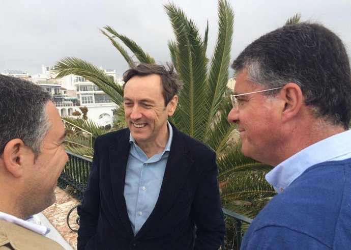 Elías Bendodo con Rafael Hernando y Alberto Armijo 