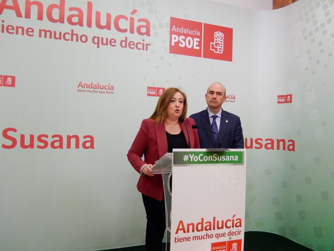 Pérez y Carmona en la sede del PSOE