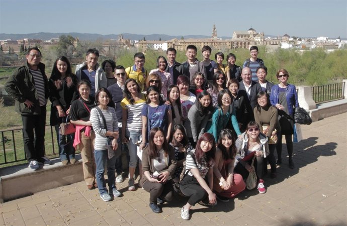 Navas con los integrantes del 'famtrip'