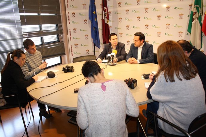 Expósito y Rojano durante la presentación