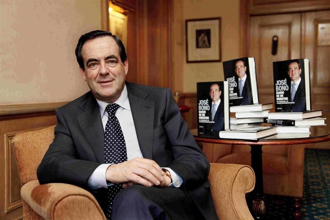 José Bono en la presentación de su libro