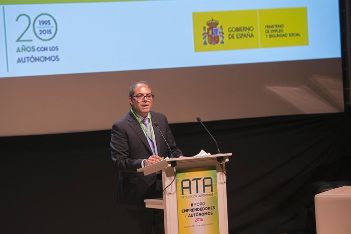 Lorenzo Amor en su intervención en el Foro