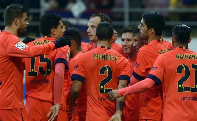 Messi asegura el liderato en Ipurua antes del 'Clásico'