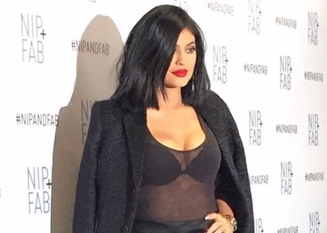 Kylie Jenner con un estilo muy Kardashian 