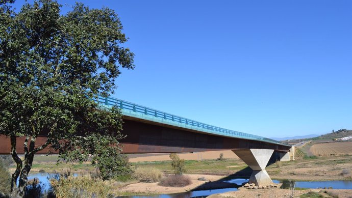 Puente Rodríguez Ibarra, en Villanueva de la Serena