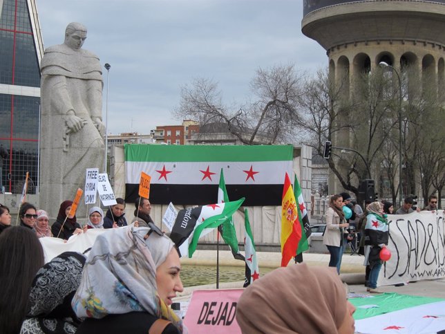 Manifestación en Plaza de Castilla para la paz en Siria