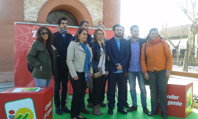 Alberto Garzón y Daniel González Rojas con la Red de Sindicalistas 