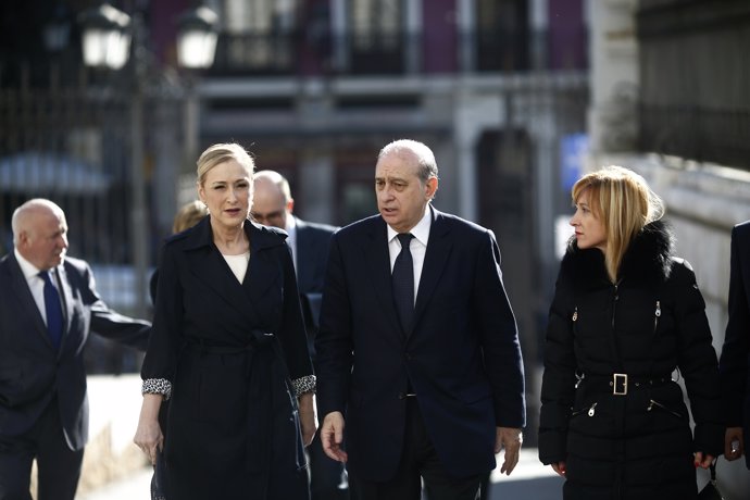 Jorge Fernández Díaz y Cristina Cifuentes en el funeral por las víctimas del 11M