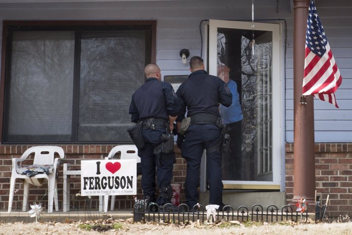 Agentes de la Policía en Ferguson, Misuri