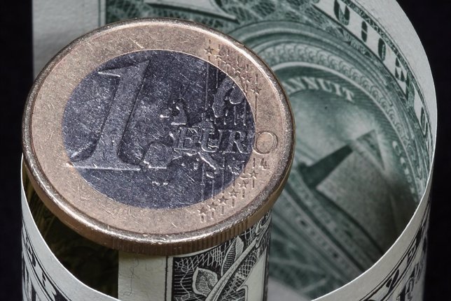 El euro renueva sus mínimos de 12 años frente al dólar pendiente de la Fed
