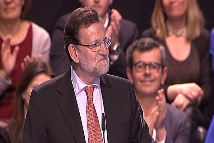 Rajoy pide "tener cuidado" con nuevos partidos