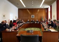 El Parlamento somete este martes a convalidación los decretos-ley de empleo y calidad ambiental a cinco días del 22M