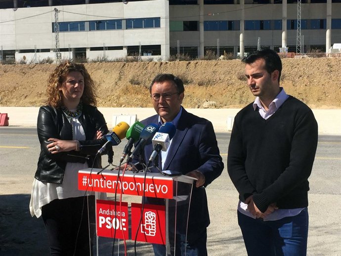 Heredia interviene ante el hospital de ronda elecciones campaña