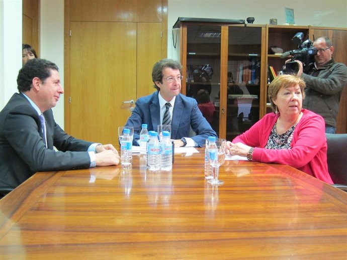 Sevilla, Ruiz y Barreiro durante el encuentro