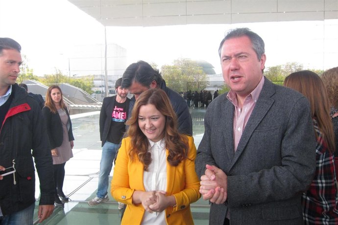 Verónica Pérez y Juan Espadas, en Sevilla