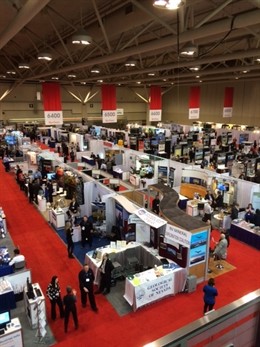 Feria dedicada a la minería en Toronto. 